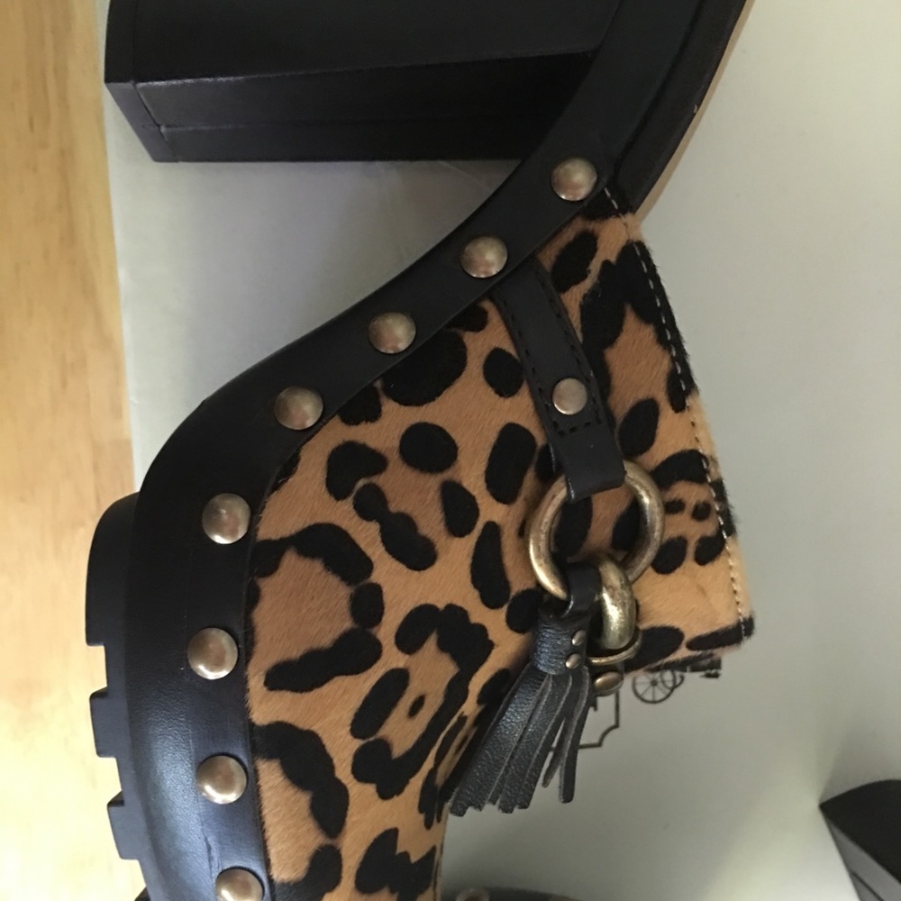 Brand new in box coach cheetah clogs - Picture 6 of 6